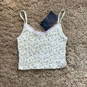 NWT BRANDY MELVILLE CROPPED SKYLAR TANK